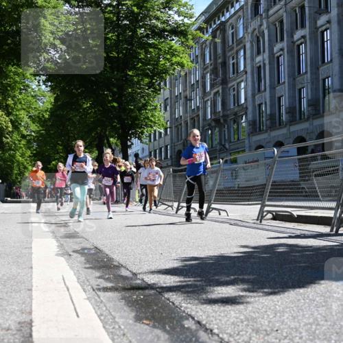 14.06.2026 - REWE Women's Run J. Mangold http://msf.ph/oto/9765957 14.06.2026 11:37:03 Ziel 102, 107, 124, 135, 140, 167, 180, 207, 245, 258, 259, 275, 302, 314, 315, 324, 341, 350 meine-sportfotos.de
