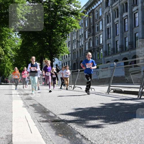 14.06.2026 - REWE Women's Run J. Mangold http://msf.ph/oto/9765961 14.06.2026 11:37:03 Ziel 102, 107, 124, 135, 140, 167, 180, 207, 245, 258, 259, 275, 302, 314, 315, 324, 341, 350 meine-sportfotos.de