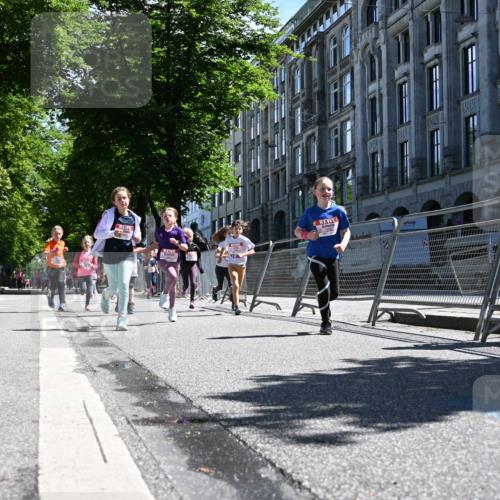 14.06.2026 - REWE Women's Run J. Mangold http://msf.ph/oto/9765965 14.06.2026 11:37:03 Ziel 102, 107, 124, 135, 140, 167, 180, 207, 245, 258, 259, 275, 302, 314, 315, 324, 341, 350 meine-sportfotos.de