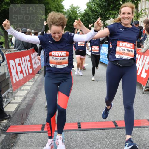14.06.2026 - REWE Women's Run Strokosch-Dieckow http://msf.ph/oto/9765970 14.06.2026 11:01:54 Ziel 5022, 5052, 5053, 5056, 5059, 5110, 5112, 5213, 5330, 5360, 5445, 5720, 5721, 5907, 5921, 6008, 6015, 6045 meine-sportfotos.de