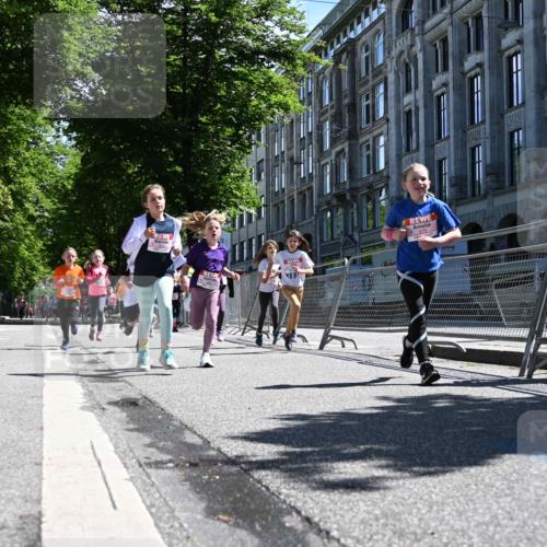 14.06.2026 - REWE Women's Run J. Mangold http://msf.ph/oto/9765973 14.06.2026 11:37:04 Ziel 102, 107, 124, 135, 140, 167, 180, 207, 245, 258, 259, 275, 302, 314, 315, 324, 341, 350 meine-sportfotos.de