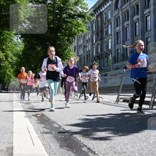 14.06.2026 - REWE Women's Run J. Mangold http://msf.ph/oto/9765981 14.06.2026 11:37:04 Ziel 102, 107, 124, 135, 140, 167, 180, 207, 245, 258, 259, 275, 302, 314, 315, 324, 341, 350 meine-sportfotos.de