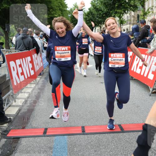 14.06.2026 - REWE Women's Run Strokosch-Dieckow http://msf.ph/oto/9765997 14.06.2026 11:01:54 Ziel 5022, 5052, 5053, 5056, 5059, 5110, 5112, 5213, 5330, 5360, 5445, 5720, 5721, 5907, 5921, 6008, 6015, 6045 meine-sportfotos.de