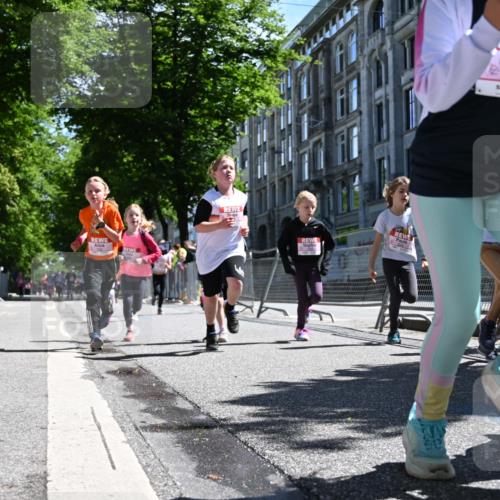 14.06.2026 - REWE Women's Run J. Mangold http://msf.ph/oto/9766005 14.06.2026 11:37:06 Ziel 102, 104, 111, 124, 135, 167, 176, 180, 207, 245, 258, 259, 275, 314, 315, 324, 341, 358 meine-sportfotos.de