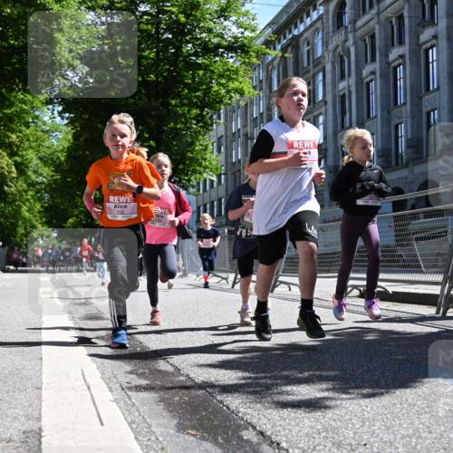14.06.2026 - REWE Women's Run J. Mangold http://msf.ph/oto/9766014 14.06.2026 11:37:06 Ziel 102, 104, 111, 124, 135, 167, 176, 180, 207, 245, 258, 259, 275, 314, 315, 324, 341, 358 meine-sportfotos.de