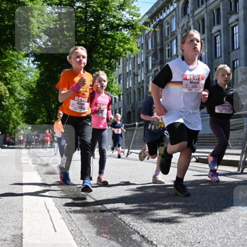 14.06.2026 - REWE Women's Run J. Mangold http://msf.ph/oto/9766017 14.06.2026 11:37:07 Ziel 102, 104, 111, 124, 135, 167, 176, 180, 245, 258, 259, 275, 314, 315, 324, 336, 341, 358 meine-sportfotos.de