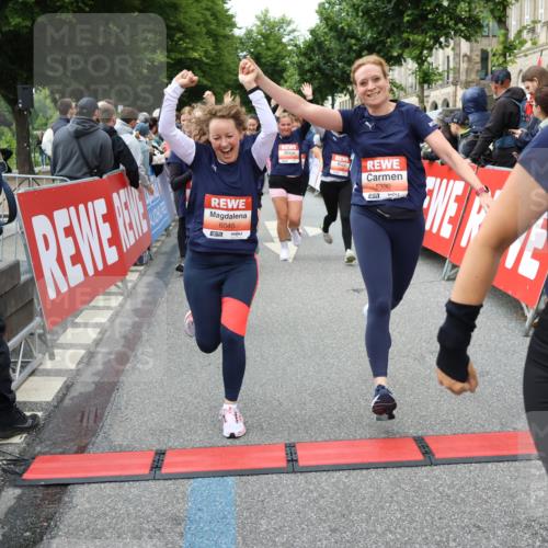 14.06.2026 - REWE Women's Run Strokosch-Dieckow http://msf.ph/oto/9766018 14.06.2026 11:01:54 Ziel 5022, 5052, 5053, 5056, 5059, 5110, 5112, 5213, 5330, 5360, 5445, 5720, 5721, 5907, 5921, 6008, 6015, 6045 meine-sportfotos.de