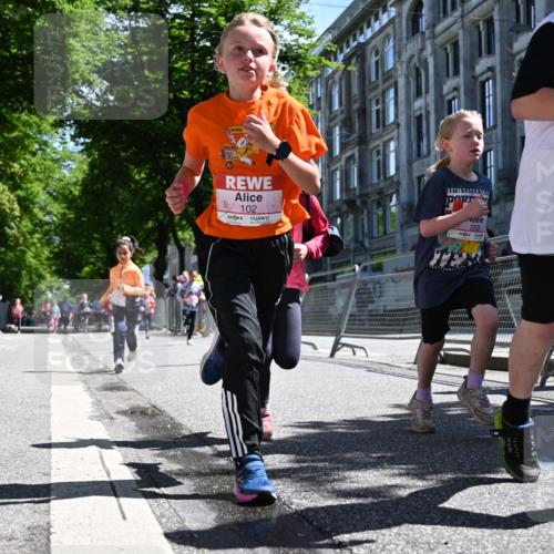 14.06.2026 - REWE Women's Run J. Mangold http://msf.ph/oto/9766023 14.06.2026 11:37:07 Ziel 102, 104, 111, 124, 135, 167, 176, 180, 245, 258, 259, 275, 314, 315, 324, 336, 341, 358 meine-sportfotos.de