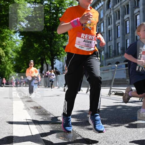 14.06.2026 - REWE Women's Run J. Mangold http://msf.ph/oto/9766027 14.06.2026 11:37:07 Ziel 102, 104, 111, 124, 135, 167, 176, 180, 245, 258, 259, 275, 314, 315, 324, 336, 341, 358 meine-sportfotos.de