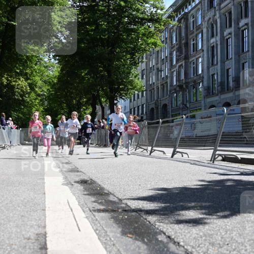 14.06.2026 - REWE Women's Run J. Mangold http://msf.ph/oto/9766066 14.06.2026 11:37:14 Ziel 101, 104, 111, 112, 131, 132, 141, 164, 165, 172, 173, 176, 179, 248, 264, 334, 336, 339, 344, 358 meine-sportfotos.de