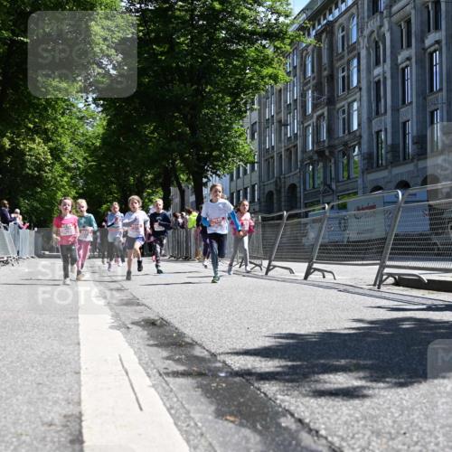 14.06.2026 - REWE Women's Run J. Mangold http://msf.ph/oto/9766069 14.06.2026 11:37:14 Ziel 101, 104, 111, 112, 131, 132, 141, 164, 165, 172, 173, 176, 179, 248, 264, 334, 336, 339, 344, 358 meine-sportfotos.de