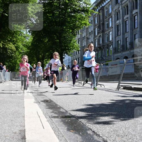 14.06.2026 - REWE Women's Run J. Mangold http://msf.ph/oto/9766084 14.06.2026 11:37:15 Ziel 101, 104, 111, 112, 131, 132, 141, 164, 165, 172, 173, 176, 179, 248, 264, 334, 336, 339, 344, 358 meine-sportfotos.de