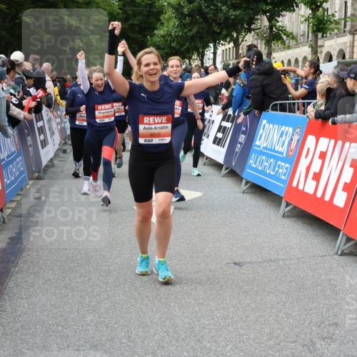 14.06.2026 - REWE Women's Run Strokosch-Dieckow http://msf.ph/oto/9766088 14.06.2026 11:01:52 Ziel 5052, 5053, 5056, 5059, 5110, 5112, 5196, 5330, 5360, 5445, 5720, 5721, 5907, 5921, 6008, 6015, 6045 meine-sportfotos.de
