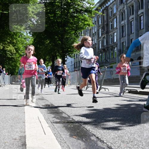 14.06.2026 - REWE Women's Run J. Mangold http://msf.ph/oto/9766095 14.06.2026 11:37:16 Ziel 101, 111, 112, 131, 132, 141, 164, 165, 172, 173, 176, 179, 234, 248, 264, 323, 334, 336, 339, 344, 351 meine-sportfotos.de