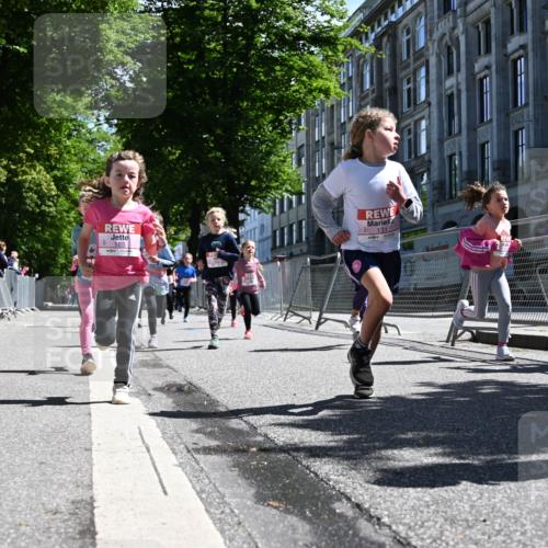14.06.2026 - REWE Women's Run J. Mangold http://msf.ph/oto/9766099 14.06.2026 11:37:16 Ziel 101, 111, 112, 131, 132, 141, 164, 165, 172, 173, 176, 179, 234, 248, 264, 323, 334, 336, 339, 344, 351 meine-sportfotos.de