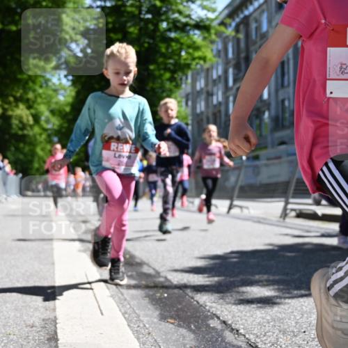 14.06.2026 - REWE Women's Run J. Mangold http://msf.ph/oto/9766110 14.06.2026 11:37:17 Ziel 101, 112, 131, 132, 141, 164, 165, 172, 173, 179, 234, 248, 264, 269, 323, 334, 336, 339, 344, 351 meine-sportfotos.de