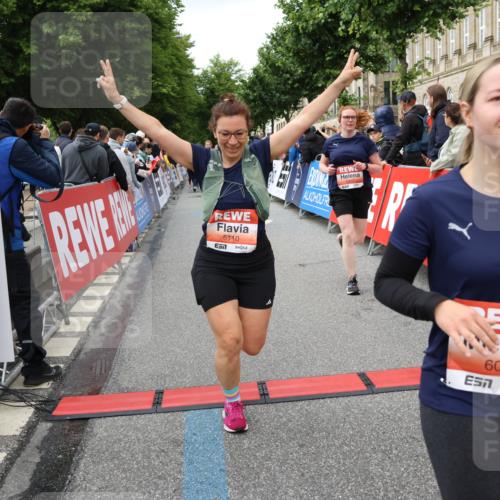 14.06.2026 - REWE Women's Run Strokosch-Dieckow http://msf.ph/oto/9766117 14.06.2026 11:01:48 Ziel 5046, 5110, 5196, 5234, 5445, 5656, 5907, 6008, 6066 meine-sportfotos.de