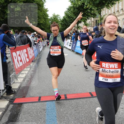 14.06.2026 - REWE Women's Run Strokosch-Dieckow http://msf.ph/oto/9766130 14.06.2026 11:01:48 Ziel 5046, 5110, 5196, 5234, 5445, 5656, 5907, 6008, 6066 meine-sportfotos.de