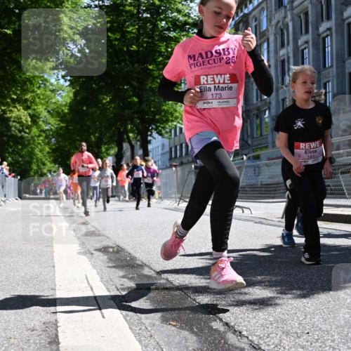 14.06.2026 - REWE Women's Run J. Mangold http://msf.ph/oto/9766132 14.06.2026 11:37:20 Ziel 101, 112, 119, 131, 141, 156, 164, 165, 172, 173, 179, 234, 248, 257, 264, 269, 292, 311, 323, 334, 339, 340, 344, 351 meine-sportfotos.de