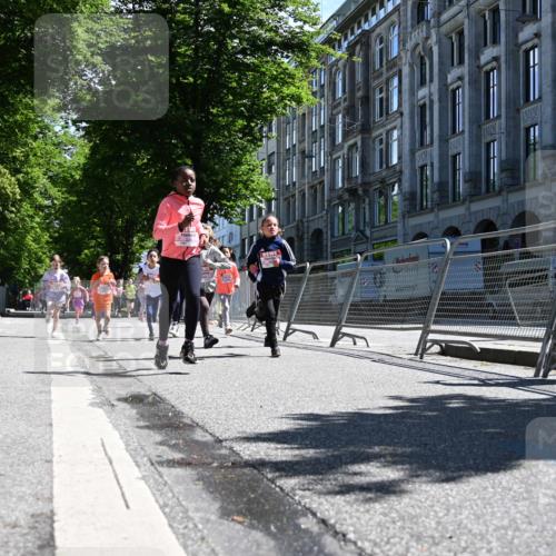 14.06.2026 - REWE Women's Run J. Mangold http://msf.ph/oto/9766145 14.06.2026 11:37:21 Ziel 101, 112, 119, 141, 156, 159, 164, 165, 172, 173, 179, 224, 234, 248, 257, 264, 269, 292, 311, 323, 334, 339, 340, 344, 351 meine-sportfotos.de