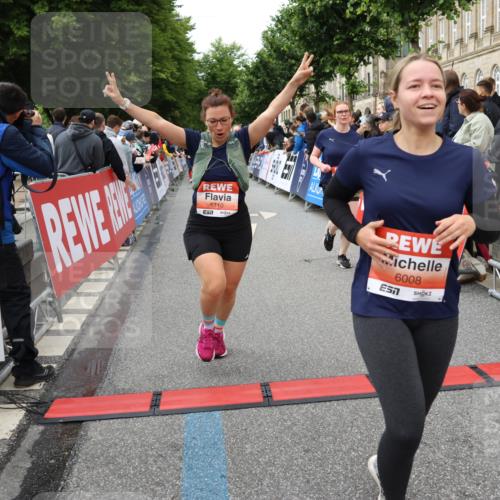 14.06.2026 - REWE Women's Run Strokosch-Dieckow http://msf.ph/oto/9766146 14.06.2026 11:01:48 Ziel 5046, 5110, 5196, 5234, 5445, 5656, 5907, 6008, 6066 meine-sportfotos.de
