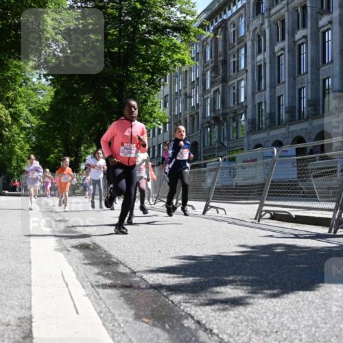 14.06.2026 - REWE Women's Run J. Mangold http://msf.ph/oto/9766148 14.06.2026 11:37:22 Ziel 101, 112, 119, 141, 156, 159, 164, 173, 179, 224, 225, 234, 248, 257, 269, 292, 311, 322, 323, 334, 339, 340, 351 meine-sportfotos.de
