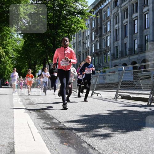14.06.2026 - REWE Women's Run J. Mangold http://msf.ph/oto/9766150 14.06.2026 11:37:22 Ziel 101, 112, 119, 141, 156, 159, 164, 173, 179, 224, 225, 234, 248, 257, 269, 292, 311, 322, 323, 334, 339, 340, 351 meine-sportfotos.de