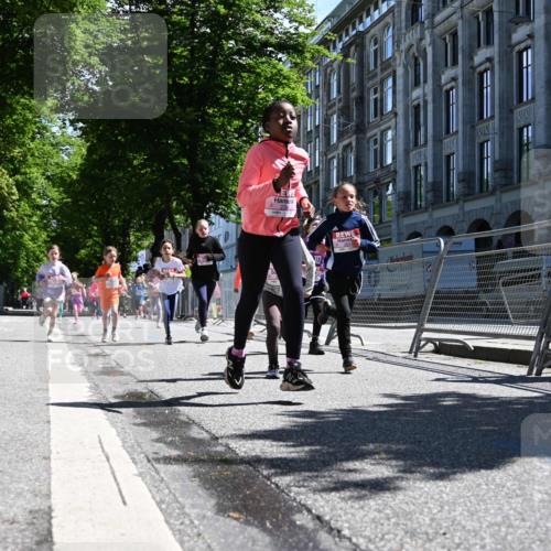 14.06.2026 - REWE Women's Run J. Mangold http://msf.ph/oto/9766152 14.06.2026 11:37:22 Ziel 101, 112, 119, 141, 156, 159, 164, 173, 179, 224, 225, 234, 248, 257, 269, 292, 311, 322, 323, 334, 339, 340, 351 meine-sportfotos.de