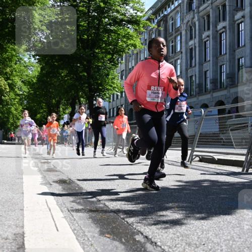 14.06.2026 - REWE Women's Run J. Mangold http://msf.ph/oto/9766155 14.06.2026 11:37:22 Ziel 101, 112, 119, 141, 156, 159, 164, 173, 179, 224, 225, 234, 248, 257, 269, 292, 311, 322, 323, 334, 339, 340, 351 meine-sportfotos.de