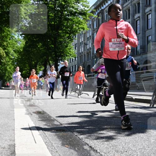 14.06.2026 - REWE Women's Run J. Mangold http://msf.ph/oto/9766157 14.06.2026 11:37:22 Ziel 101, 112, 119, 141, 156, 159, 164, 173, 179, 224, 225, 234, 248, 257, 269, 292, 311, 322, 323, 334, 339, 340, 351 meine-sportfotos.de
