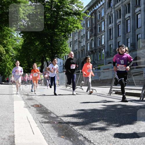14.06.2026 - REWE Women's Run J. Mangold http://msf.ph/oto/9766163 14.06.2026 11:37:23 Ziel 119, 141, 154, 156, 159, 173, 179, 224, 225, 234, 248, 257, 269, 292, 311, 322, 323, 339, 340, 342, 343, 351 meine-sportfotos.de