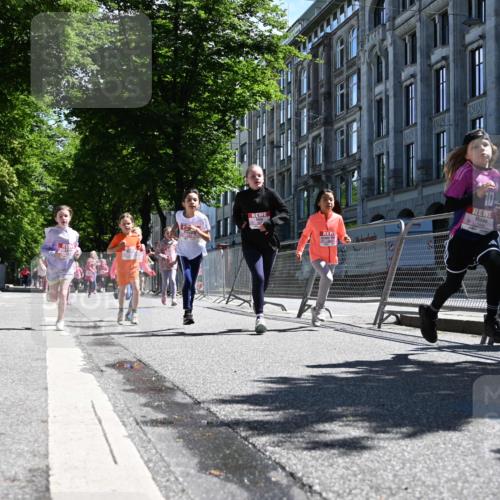 14.06.2026 - REWE Women's Run J. Mangold http://msf.ph/oto/9766165 14.06.2026 11:37:23 Ziel 119, 141, 154, 156, 159, 173, 179, 224, 225, 234, 248, 257, 269, 292, 311, 322, 323, 339, 340, 342, 343, 351 meine-sportfotos.de