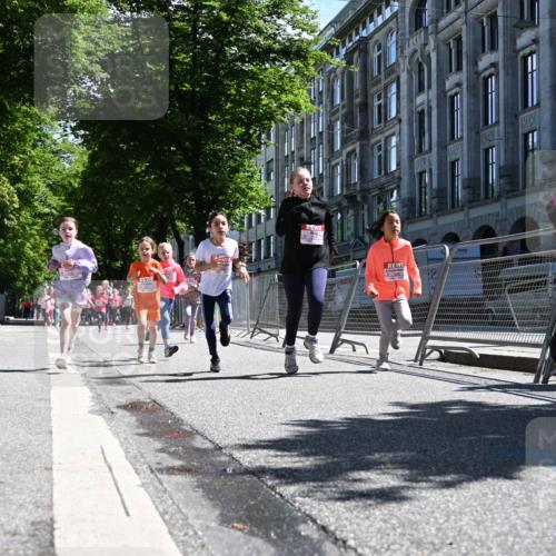 14.06.2026 - REWE Women's Run J. Mangold http://msf.ph/oto/9766167 14.06.2026 11:37:23 Ziel 119, 141, 154, 156, 159, 173, 179, 224, 225, 234, 248, 257, 269, 292, 311, 322, 323, 339, 340, 342, 343, 351 meine-sportfotos.de