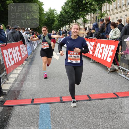 14.06.2026 - REWE Women's Run Strokosch-Dieckow http://msf.ph/oto/9766169 14.06.2026 11:01:47 Ziel 5046, 5110, 5196, 5234, 5445, 5656, 5845, 5907, 6008, 6066 meine-sportfotos.de