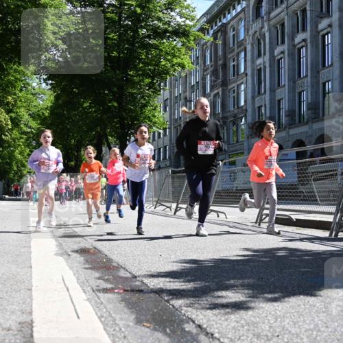 14.06.2026 - REWE Women's Run J. Mangold http://msf.ph/oto/9766172 14.06.2026 11:37:24 Ziel 119, 154, 156, 159, 206, 224, 225, 234, 248, 257, 269, 292, 311, 322, 323, 340, 342, 343, 351, 361, 362 meine-sportfotos.de