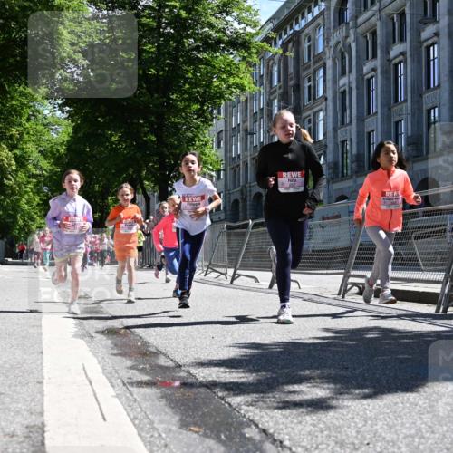 14.06.2026 - REWE Women's Run J. Mangold http://msf.ph/oto/9766175 14.06.2026 11:37:24 Ziel 119, 154, 156, 159, 206, 224, 225, 234, 248, 257, 269, 292, 311, 322, 323, 340, 342, 343, 351, 361, 362 meine-sportfotos.de