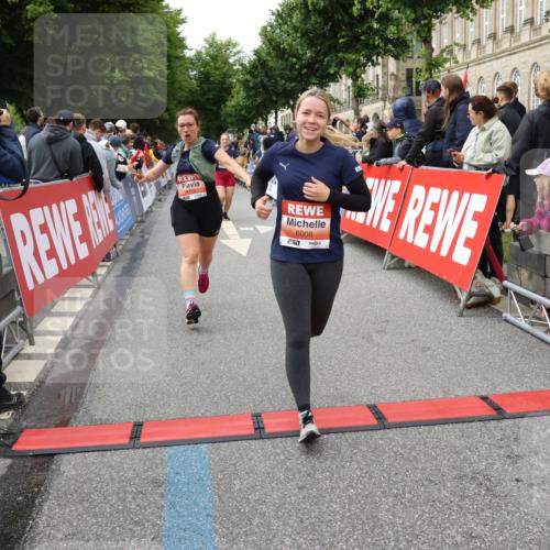 14.06.2026 - REWE Women's Run Strokosch-Dieckow http://msf.ph/oto/9766179 14.06.2026 11:01:47 Ziel 5046, 5110, 5196, 5234, 5445, 5656, 5845, 5907, 6008, 6066 meine-sportfotos.de