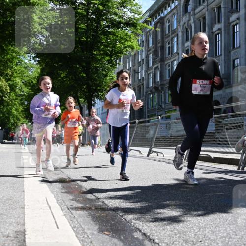 14.06.2026 - REWE Women's Run J. Mangold http://msf.ph/oto/9766180 14.06.2026 11:37:24 Ziel 119, 154, 156, 159, 206, 224, 225, 234, 248, 257, 269, 292, 311, 322, 323, 340, 342, 343, 351, 361, 362 meine-sportfotos.de