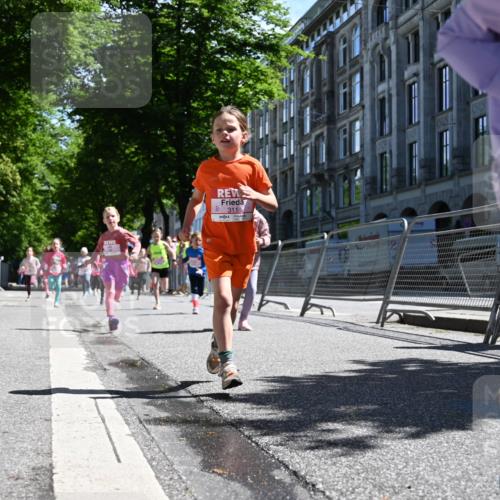 14.06.2026 - REWE Women's Run J. Mangold http://msf.ph/oto/9766195 14.06.2026 11:37:26 Ziel 119, 154, 156, 159, 206, 215, 224, 225, 233, 234, 257, 269, 292, 311, 322, 323, 335, 340, 342, 343, 351, 361, 362, 365 meine-sportfotos.de