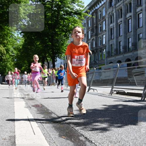 14.06.2026 - REWE Women's Run J. Mangold http://msf.ph/oto/9766199 14.06.2026 11:37:26 Ziel 119, 154, 156, 159, 206, 215, 224, 225, 233, 234, 257, 269, 292, 311, 322, 323, 335, 340, 342, 343, 351, 361, 362, 365 meine-sportfotos.de