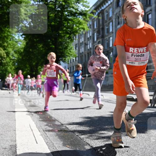 14.06.2026 - REWE Women's Run J. Mangold http://msf.ph/oto/9766204 14.06.2026 11:37:27 Ziel 119, 154, 156, 159, 188, 206, 215, 224, 225, 233, 257, 269, 292, 310, 311, 322, 335, 340, 342, 343, 348, 357, 361, 362, 365 meine-sportfotos.de
