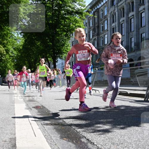 14.06.2026 - REWE Women's Run J. Mangold http://msf.ph/oto/9766210 14.06.2026 11:37:27 Ziel 119, 154, 156, 159, 188, 206, 215, 224, 225, 233, 257, 269, 292, 310, 311, 322, 335, 340, 342, 343, 348, 357, 361, 362, 365 meine-sportfotos.de
