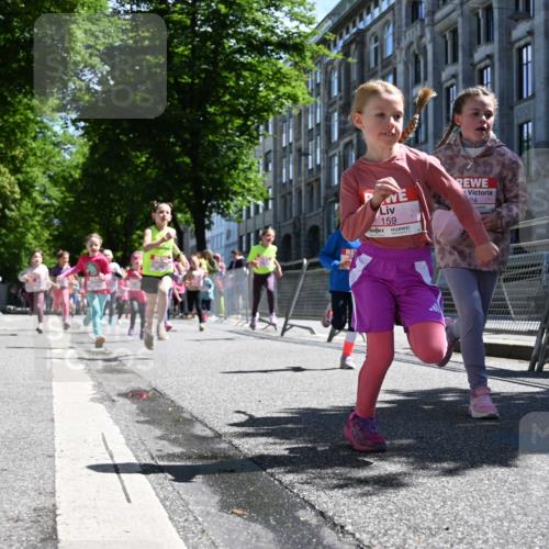 14.06.2026 - REWE Women's Run J. Mangold http://msf.ph/oto/9766212 14.06.2026 11:37:27 Ziel 119, 154, 156, 159, 188, 206, 215, 224, 225, 233, 257, 269, 292, 310, 311, 322, 335, 340, 342, 343, 348, 357, 361, 362, 365 meine-sportfotos.de