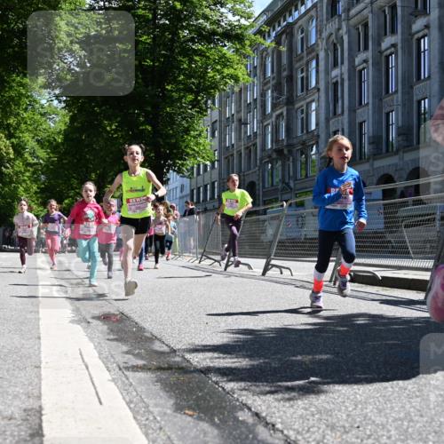 14.06.2026 - REWE Women's Run J. Mangold http://msf.ph/oto/9766216 14.06.2026 11:37:28 Ziel 119, 154, 156, 159, 188, 206, 215, 224, 225, 233, 247, 257, 276, 292, 298, 310, 311, 322, 335, 340, 342, 343, 348, 357, 361, 362, 365 meine-sportfotos.de