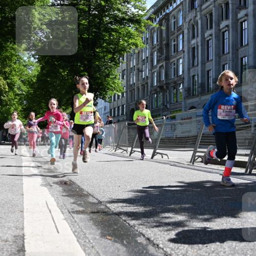 14.06.2026 - REWE Women's Run J. Mangold http://msf.ph/oto/9766218 14.06.2026 11:37:28 Ziel 119, 154, 156, 159, 188, 206, 215, 224, 225, 233, 247, 257, 276, 292, 298, 310, 311, 322, 335, 340, 342, 343, 348, 357, 361, 362, 365 meine-sportfotos.de
