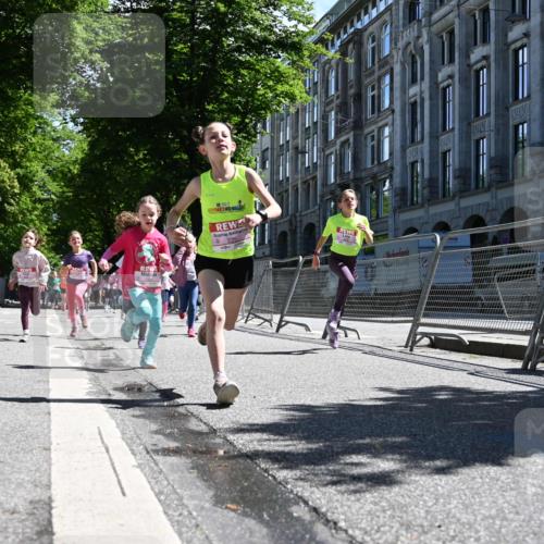 14.06.2026 - REWE Women's Run J. Mangold http://msf.ph/oto/9766223 14.06.2026 11:37:28 Ziel 119, 154, 156, 159, 188, 206, 215, 224, 225, 233, 247, 257, 276, 292, 298, 310, 311, 322, 335, 340, 342, 343, 348, 357, 361, 362, 365 meine-sportfotos.de