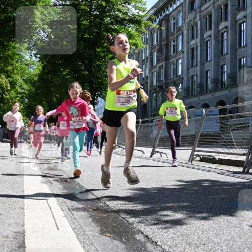 14.06.2026 - REWE Women's Run J. Mangold http://msf.ph/oto/9766225 14.06.2026 11:37:29 Ziel 119, 120, 154, 156, 159, 188, 206, 215, 224, 225, 233, 247, 276, 298, 310, 311, 322, 328, 335, 342, 343, 348, 357, 361, 362, 365 meine-sportfotos.de