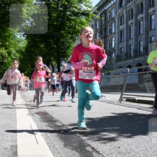 14.06.2026 - REWE Women's Run J. Mangold http://msf.ph/oto/9766231 14.06.2026 11:37:29 Ziel 119, 120, 154, 156, 159, 188, 206, 215, 224, 225, 233, 247, 276, 298, 310, 311, 322, 328, 335, 342, 343, 348, 357, 361, 362, 365 meine-sportfotos.de