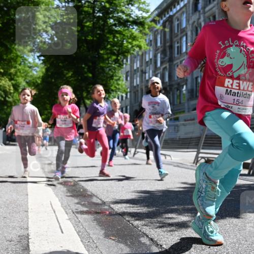 14.06.2026 - REWE Women's Run J. Mangold http://msf.ph/oto/9766233 14.06.2026 11:37:30 Ziel 120, 154, 159, 188, 206, 215, 224, 225, 233, 247, 276, 281, 289, 290, 298, 310, 311, 320, 322, 328, 335, 342, 343, 348, 357, 361, 362, 364, 365 meine-sportfotos.de