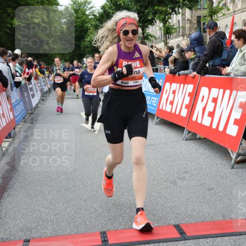 14.06.2026 - REWE Women's Run Strokosch-Dieckow http://msf.ph/oto/9766235 14.06.2026 11:01:45 Ziel 5046, 5110, 5196, 5234, 5656, 5845, 5907, 6008, 6066 meine-sportfotos.de